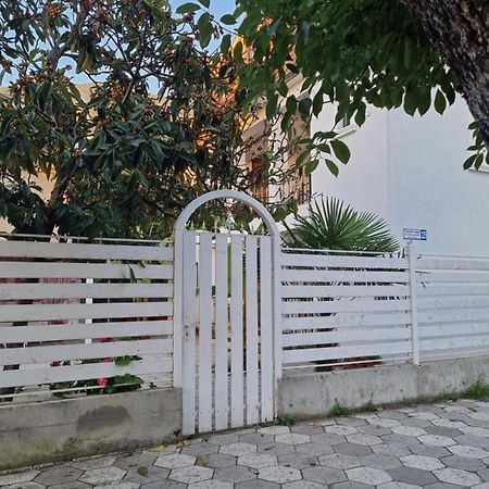 Hotel White House Gagry Zewnętrze zdjęcie